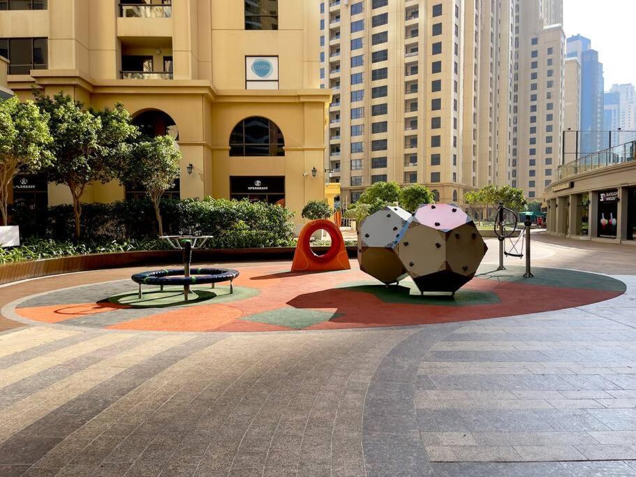 Leen Homes-Jbr -Spacious 4 Bedroom Apartment Дубай Экстерьер фото